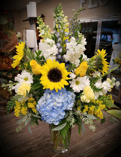 Florist «Absolutely Flowers», reviews and photos, 206 Keys Ferry St, McDonough, GA 30253, USA