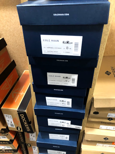 Shoe Store «DSW Designer Shoe Warehouse», reviews and photos, 833 N Krocks Rd #107, Allentown, PA 18106, USA