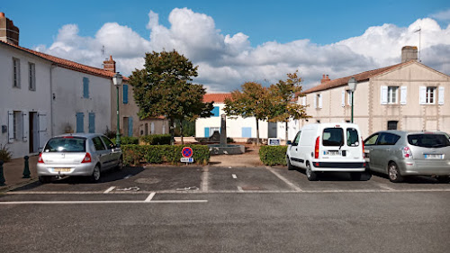 Square des Anciens Combattants à La Chaize-Giraud