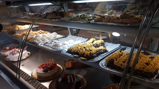 Pastelaria Toia no Rio de Mouro, Lisboa