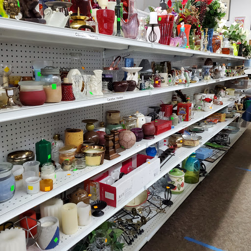 Thrift Store «Nifty Thrifty Thrift Store», reviews and photos, 826 W Railroad Ave, Shelton, WA 98584, USA