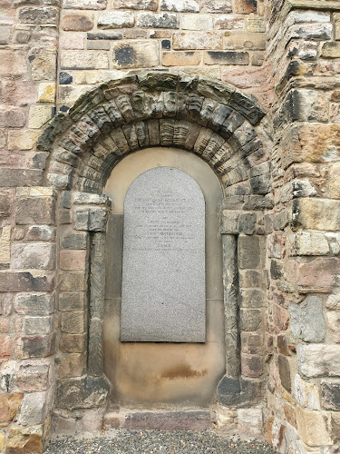 Comments and reviews of Duddingston Kirk