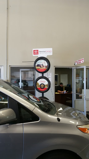 Car Dealer «Roberts Toyota», reviews and photos