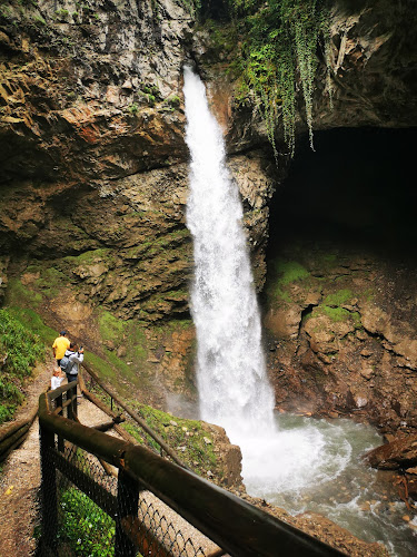 attractions Grotte et Cascade de Seythenex Faverges