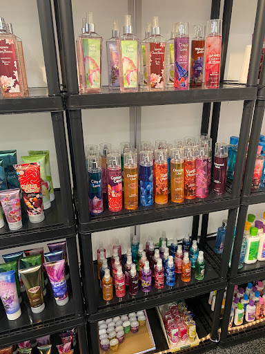 Beauty Supply Store «Beauty World», reviews and photos, 6012 N Main St B, Columbia, SC 29203, USA