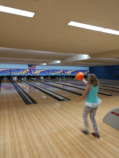 Bowling Alley «Beverly Lanes», reviews and photos, 8 Beverly Ln, Arlington Heights, IL 60004, USA
