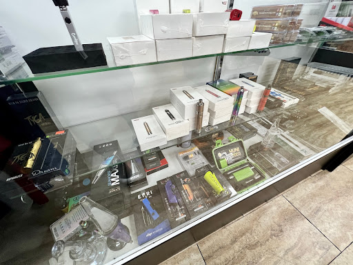 Tobacco Shop «Smoke Hut Smoke Shop», reviews and photos, 11902 Blue Ridge Boulevard g, Grandview, MO 64030, USA