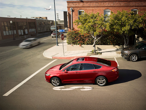 Crown Ford image