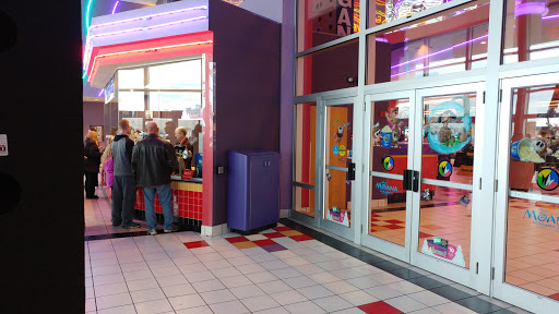 Movie Theater «Regal Cinemas Cobblestone Square 20», reviews and photos, 5500 Cobblestone Rd, Elyria, OH 44035, USA