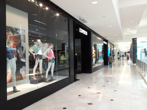 Clothing Store «Express», reviews and photos, 7101 Democracy Blvd, Bethesda, MD 20817, USA