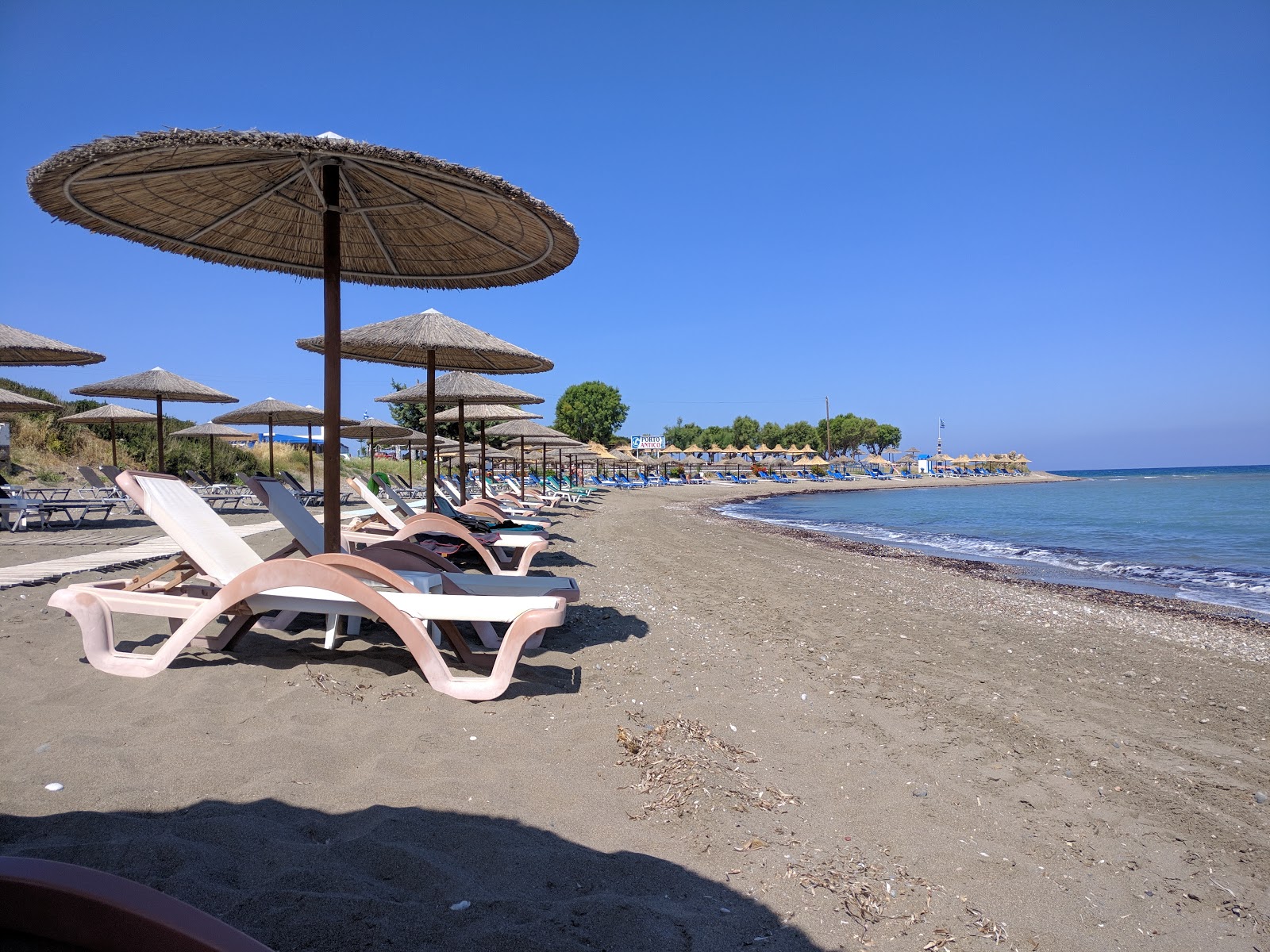 Kameros Beach'in fotoğrafı çok temiz temizlik seviyesi ile