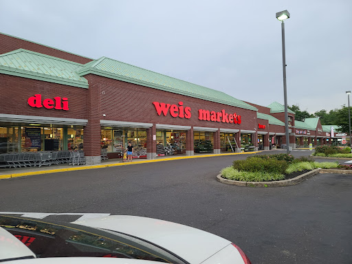 Weis Markets, 2100 E County Line Rd, Huntingdon Valley, PA 19006, USA, 
