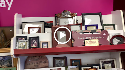 Thrift Store «Out of the Closet Thrift Store», reviews and photos, 2097 Wilton Dr, Wilton Manors, FL 33305, USA