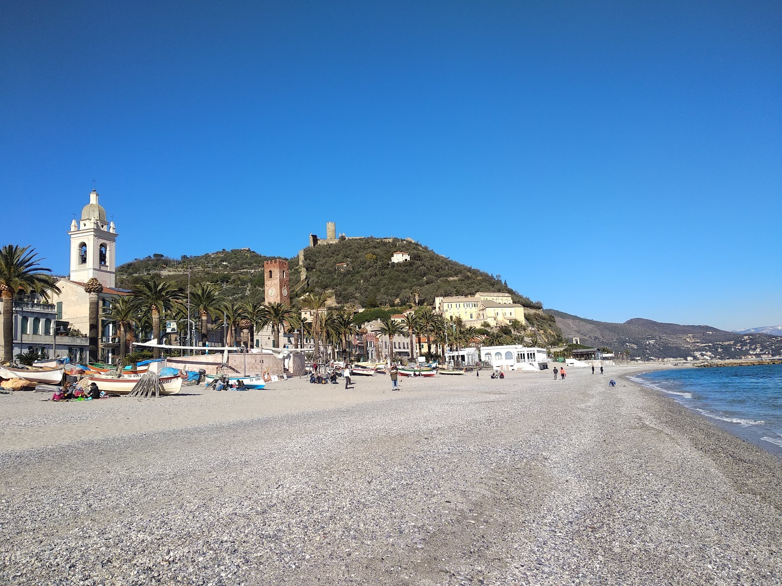 Foto de Playa de Noli (Playa de los Pescadores) con muy limpia nivel de limpieza