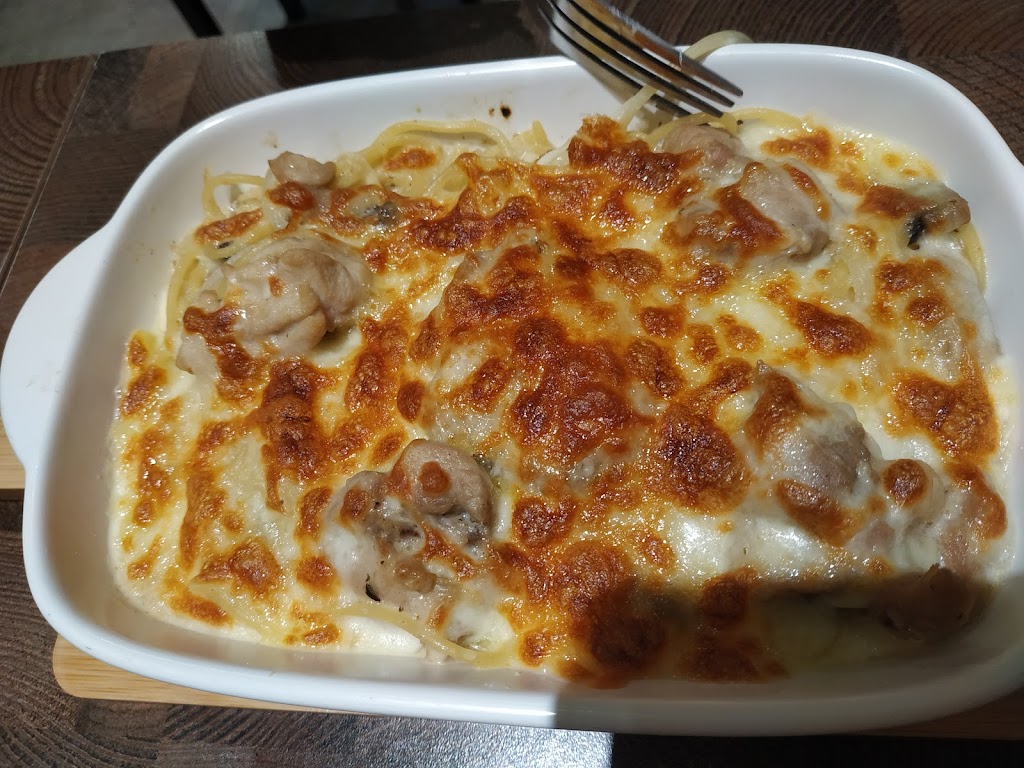 斜塔義式廚房(原成大店)｜義大利麵｜燉飯焗烤｜台南必吃｜安平美食｜平價推薦｜冷氣開放〘店休日請以FB粉專公告為主〙 的照片