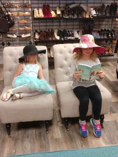 Used Clothing Store «Clothes Mentor», reviews and photos, 2551 45th St S # 113, Fargo, ND 58104, USA