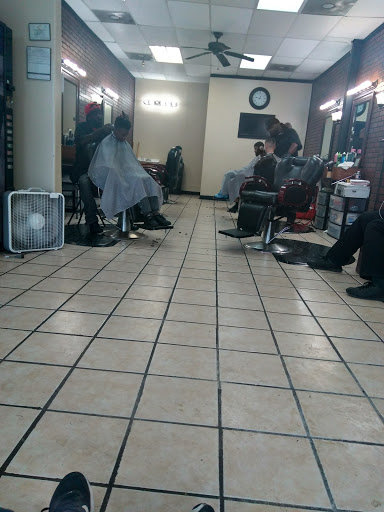 Barber Shop «KNUCKLEHEADZ BARBERSHOP», reviews and photos, 313 Rankin Rd, Houston, TX 77073, USA