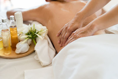 Onglerie, Extensions de cils et Massages à domicile à Nice