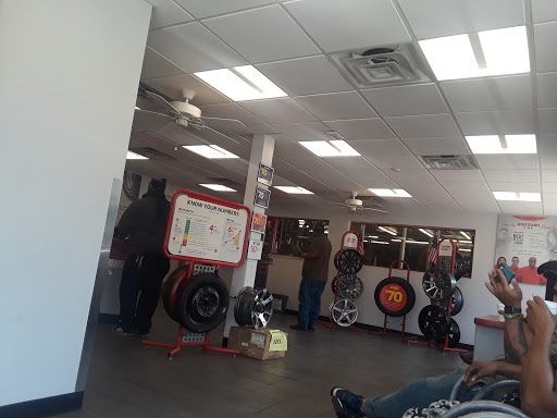 Tire Shop «Discount Tire Store», reviews and photos, 9131 Long Point Rd, Houston, TX 77055, USA