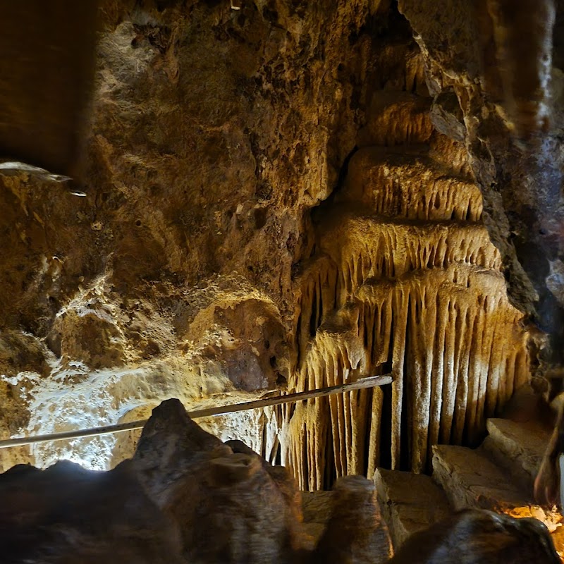 Colossal Cave Mountain Park - cave tours