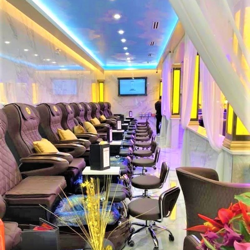 Luminous Nail Spa 4