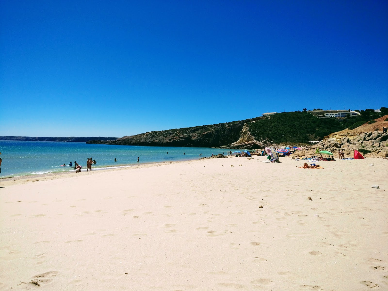 Fotografija Praia do Zavial z majhen zaliv