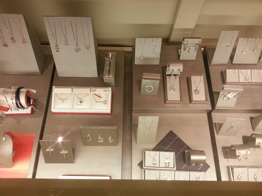 Jewelry Store «Kay Jewelers», reviews and photos, 532 Northtown Dr Space #7, Minneapolis, MN 55432, USA