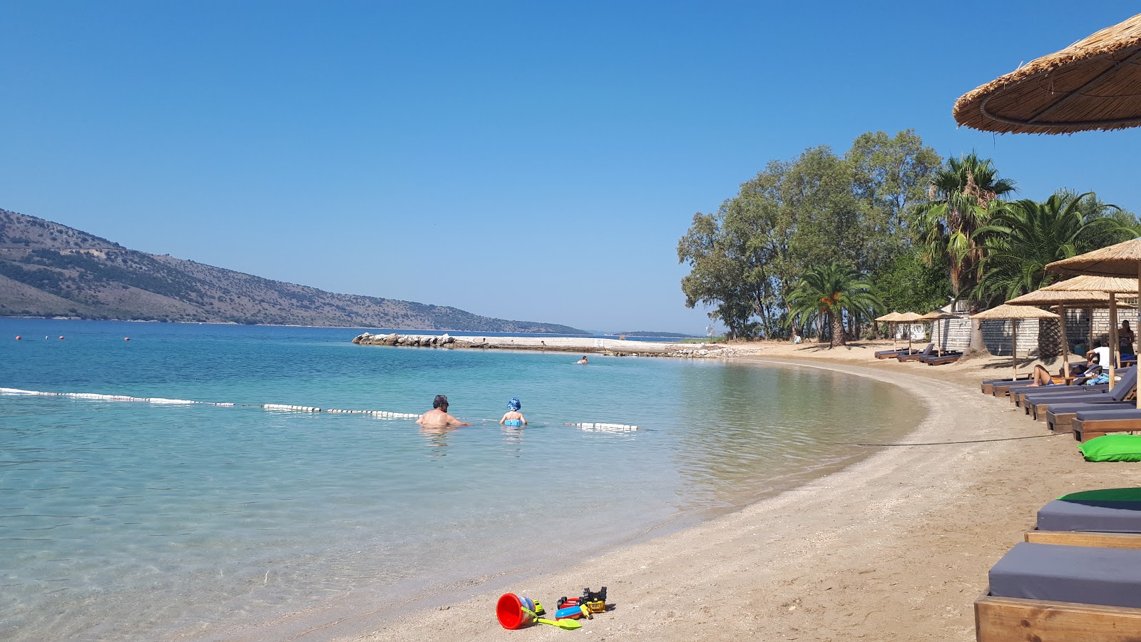 Plataria beach的照片 具有非常干净级别的清洁度