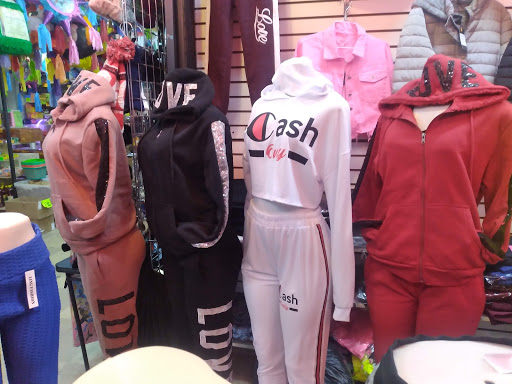 Flea Market «Fox Valley Flea Market», reviews and photos, 840 N State St, Elgin, IL 60123, USA