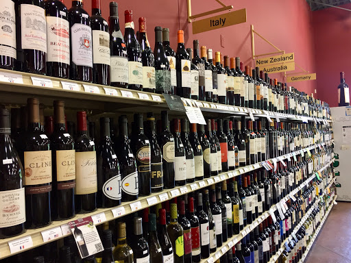 Liquor Store «Glen Lake Wine & Spirits», reviews and photos, 14448 Excelsior Blvd, Minnetonka, MN 55345, USA