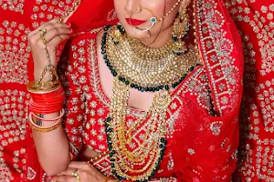 Priya Makeovers - Makeup Artist in Agra | Best Bridal makeup Artist in Agra | Party Makeup Artist in Agra image