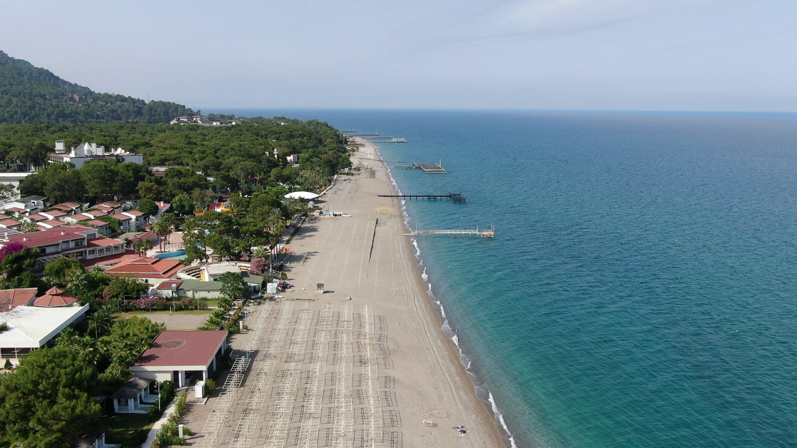 Fotografie cu Plaja Goynuk III cu o suprafață de apă pură albastră