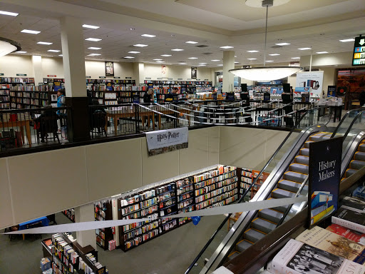 Barnes & Noble image