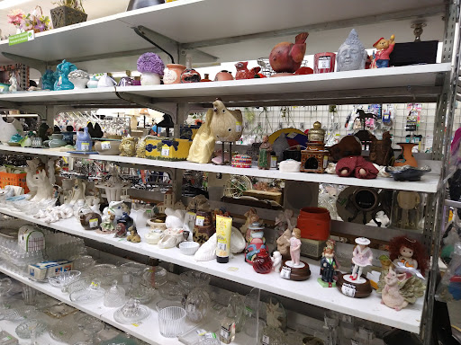 Thrift Store «Veterans Thrift Store», reviews and photos, 1190 Garey Ave, Pomona, CA 91766, USA