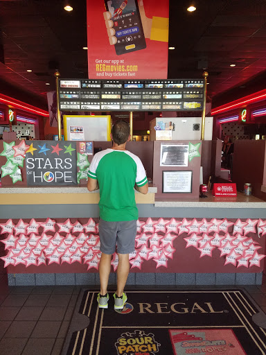 Movie Theater «Regal Cinemas Beach Boulevard 18», reviews and photos, 14051 Beach Blvd, Jacksonville, FL 32250, USA