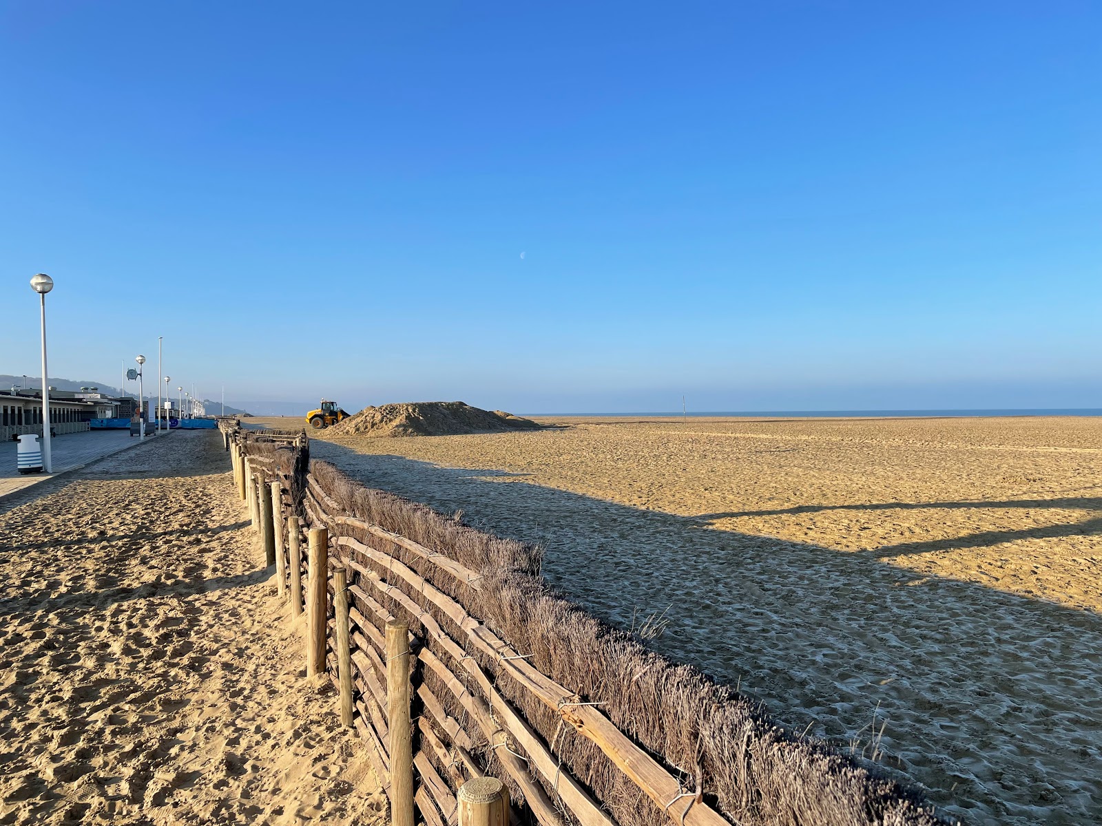 Photo of Deauville Beach with very clean level of cleanliness