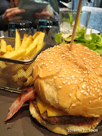 Hamburger du Restaurant français Brasserie Rives de Bièvre à Cachan - n°7