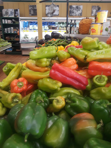 Grocery Store «D & D Market», reviews and photos, 675 Wolcott Hill Rd, Wethersfield, CT 06109, USA