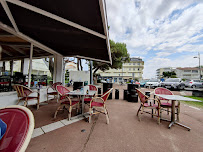 Atmosphère du Restaurant de fruits de mer Le Calumet à Royan - n°4