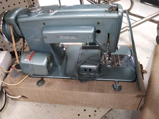 Thrift Store «Superior Thrift Store», reviews and photos, 1135 N Wilson Way, Stockton, CA 95205, USA