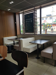 Photo n°73 de McDonald's à La Mézière ()
