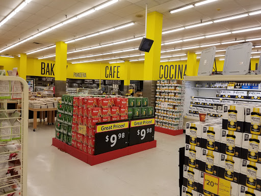 Grocery Store «Fresco y Más», reviews and photos, 3701 NW 7th St, Miami, FL 33126, USA