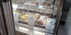 Manolis Ice Cream Pastries & Cakes