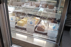 Manolis Ice Cream Pastries & Cakes