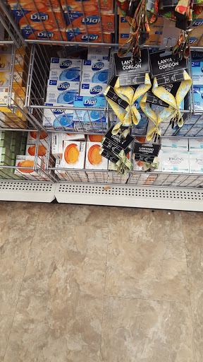 Shopping Mall «Merritt Park Shopping Center», reviews and photos, 1762 Merritt Blvd, Dundalk, MD 21222, USA