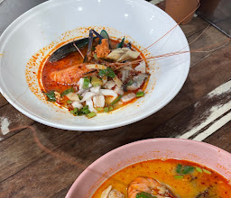 Pe Aor Tom Yum Kung Noodle photo