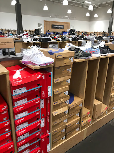 Shoe Store «DSW Designer Shoe Warehouse», reviews and photos, 300 NJ-18, East Brunswick, NJ 08816, USA