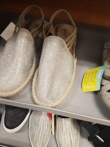 Department Store «T.J. Maxx», reviews and photos, 330 Howe Ave, Cuyahoga Falls, OH 44221, USA