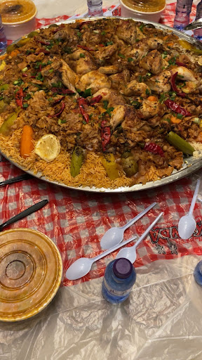 مطعم الايادي الذهبية 