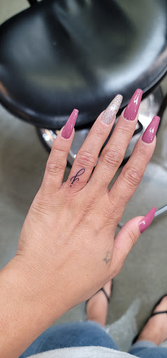 Tattoo Shop «In the Skin Tattoo & Body Piercing Studios», reviews and photos, 586 N Lake Ave, Pasadena, CA 91101, USA